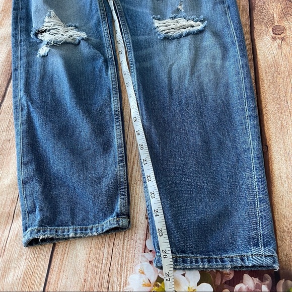 ZARA Highly Distressed MOM JEANS in medium dark wash size USA 00 EUR 32 - Picture 9 of 13